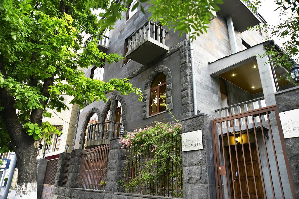 Saryan Hotel Jerevan Eksteriør bilde